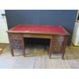 A Large Oak Desk, 152(w)x83.5(d)x77.5(h)cm