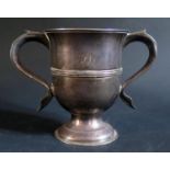 A George III Silver Two Handled Cup, London 1771, Thomas Wallis I, 12cm high, 332g