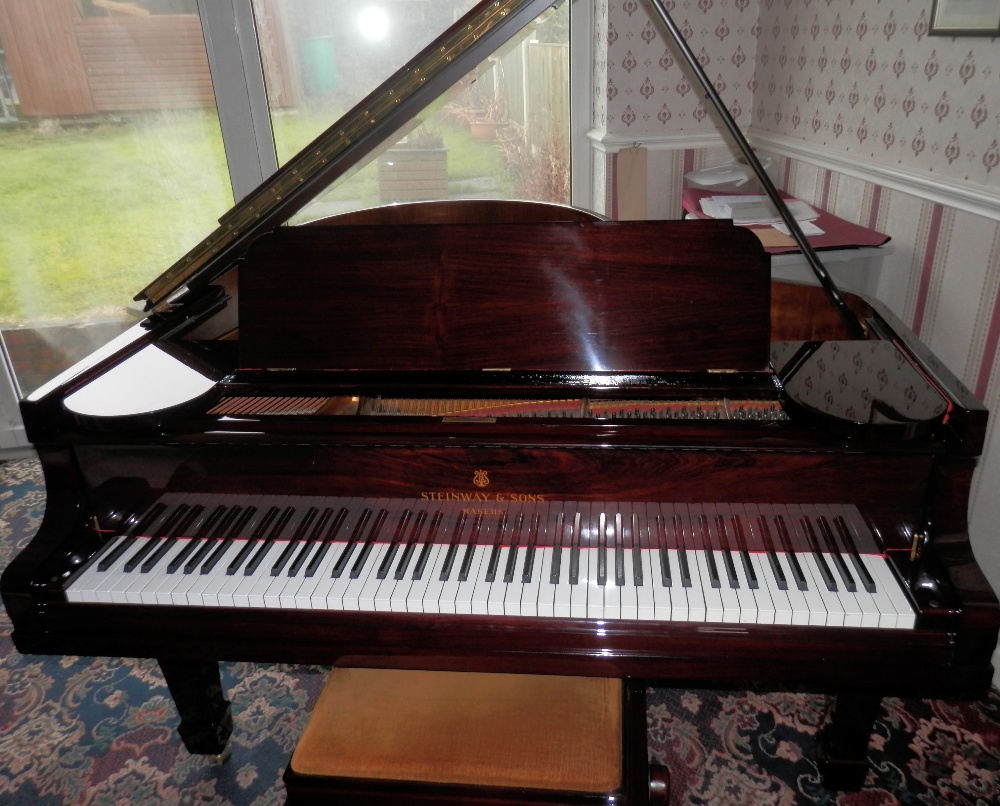 Steinway (c1914) A 5ft 10in Model O grand piano in a bright rosewood case on square tapered legs. - Image 3 of 4