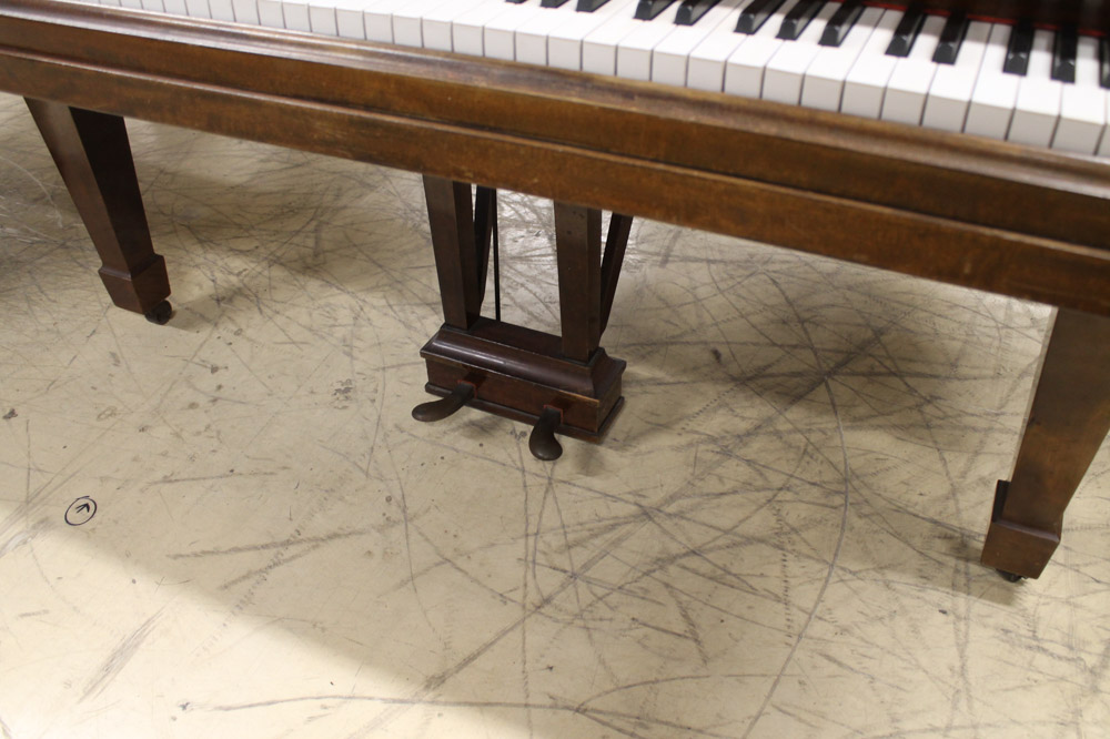 Steinway (c1929) A 5ft 7in Model M grand piano in a mahogany case on square tapered legs. - Image 4 of 4