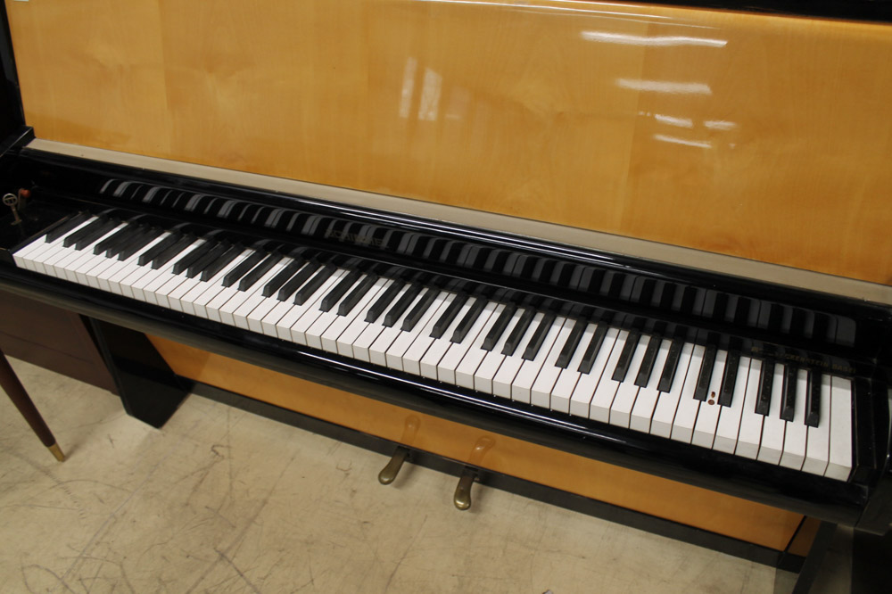 Schimmel (c1957) An upright piano in a modern style maple and ebonised trimmed case. - Image 3 of 6