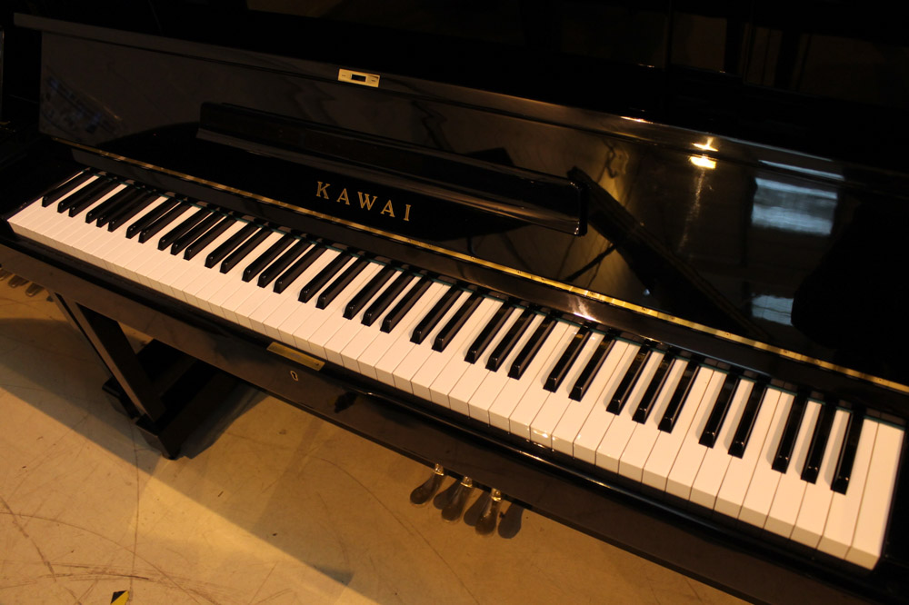 Kawai (c1967) A Model K-35 upright piano in a bright ebonised case. - Image 4 of 5