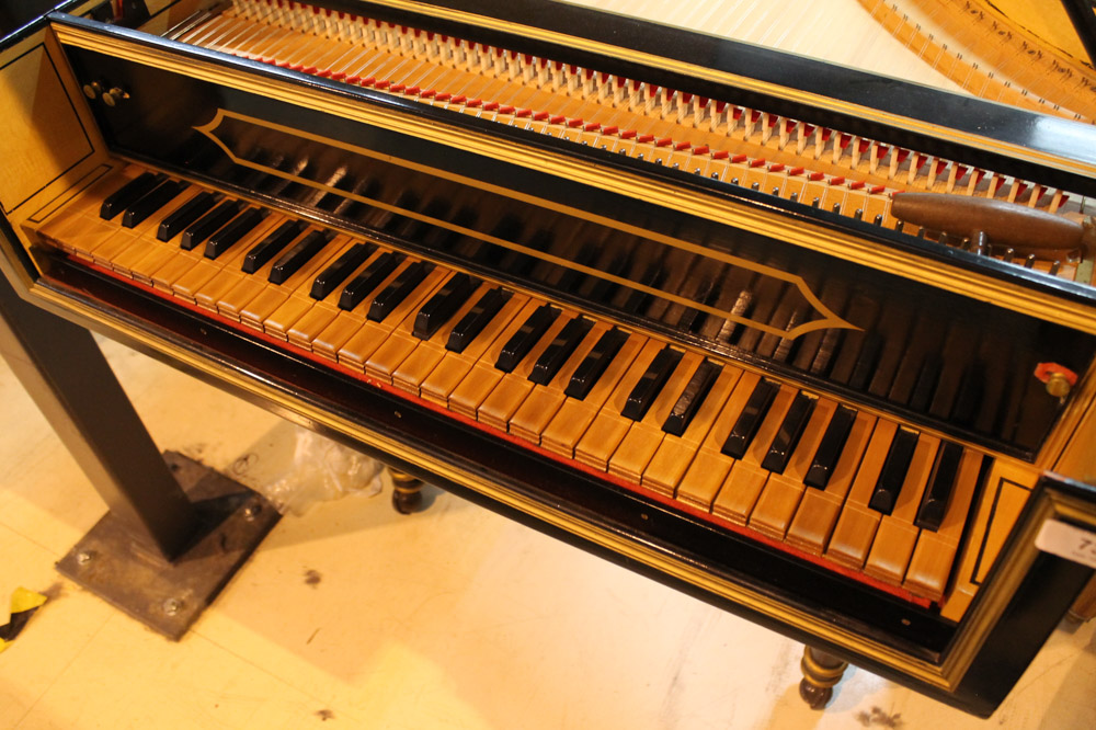 Harpsichord A modern 6ft single manual harpsichord with 8 foot and buff stops (possibly an Italian - Image 4 of 4