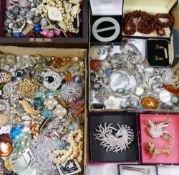 A good quantity of 20th century silver jewelery, and costume jewellery including beads, bracelets,