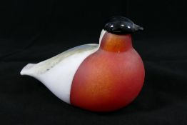 A Finnish Iittala glass 'Bullfinch' bird by Oiva Toikka, 13cm long,