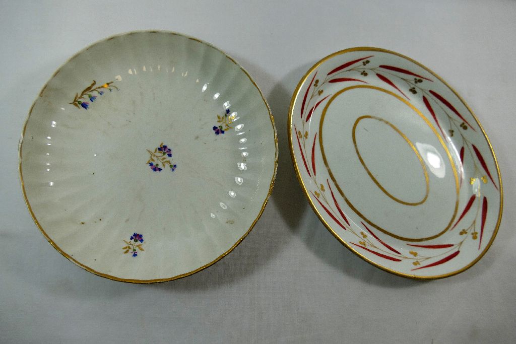 Five pieces of 18th century and later Derby porcelain comprised of a matching coffee can, - Image 2 of 2