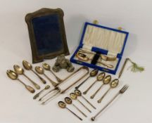 Assorted Georgian and later silver cutlery, combined weight 8.