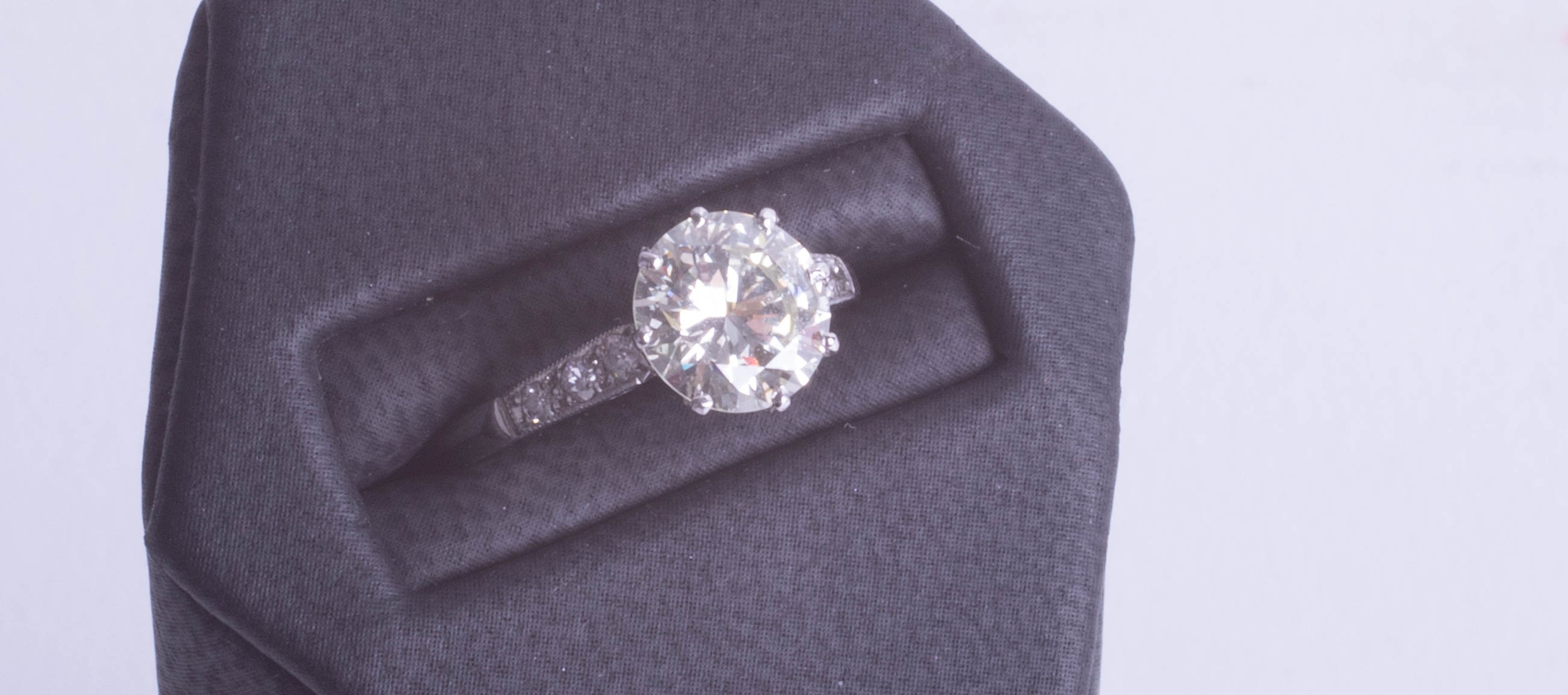 A fine 18ct white gold and diamond solitaire ring, round brilliant cut diamond weighing approx 2. - Image 2 of 4