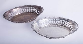 A pair of Geo V silver dishes of pierced design, 21 x 14cm, maker 'F & S', approx. 8.63oz.