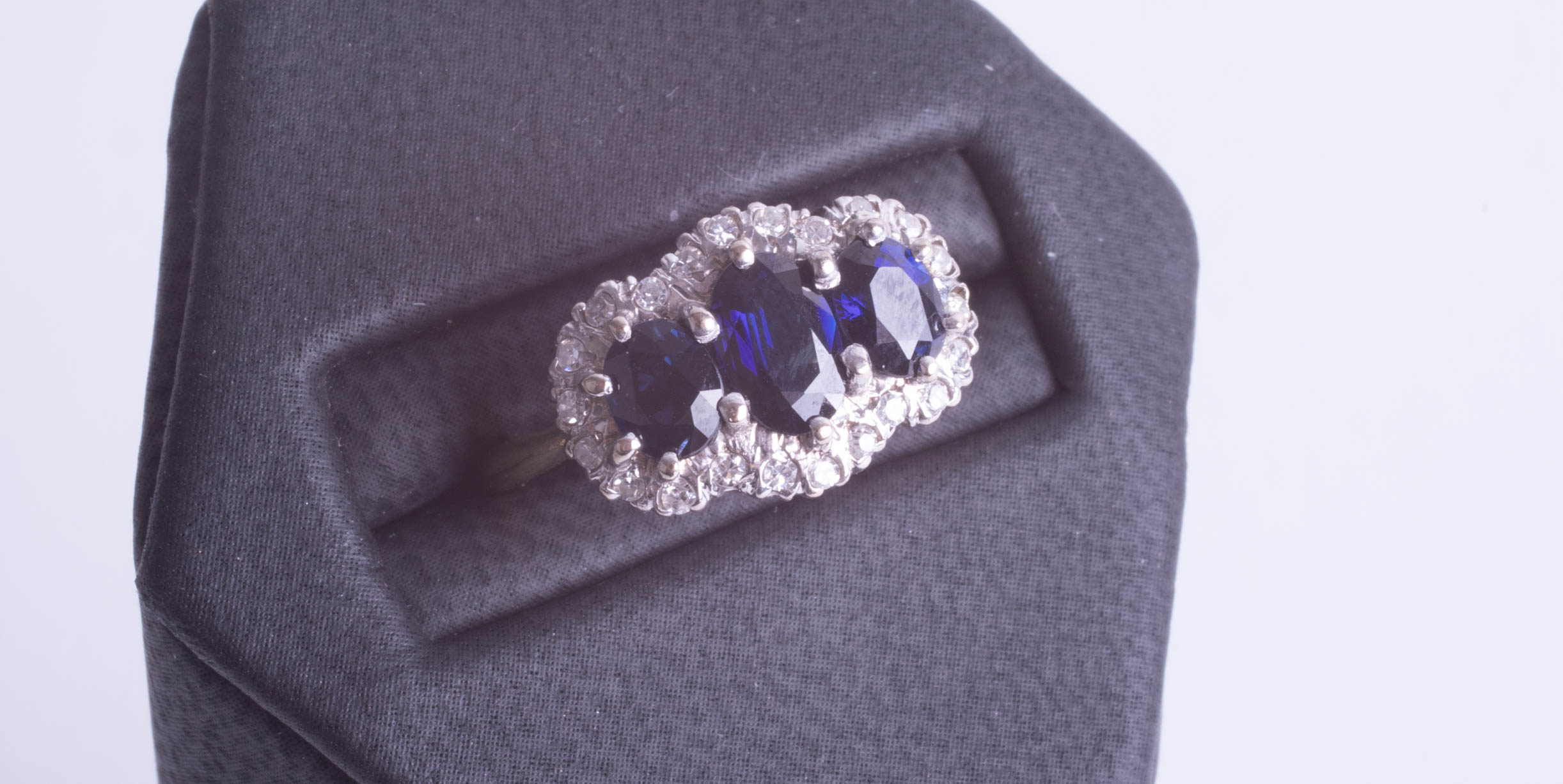 An 18ct sapphire and diamond set cluster ring, ring size M. - Image 2 of 2