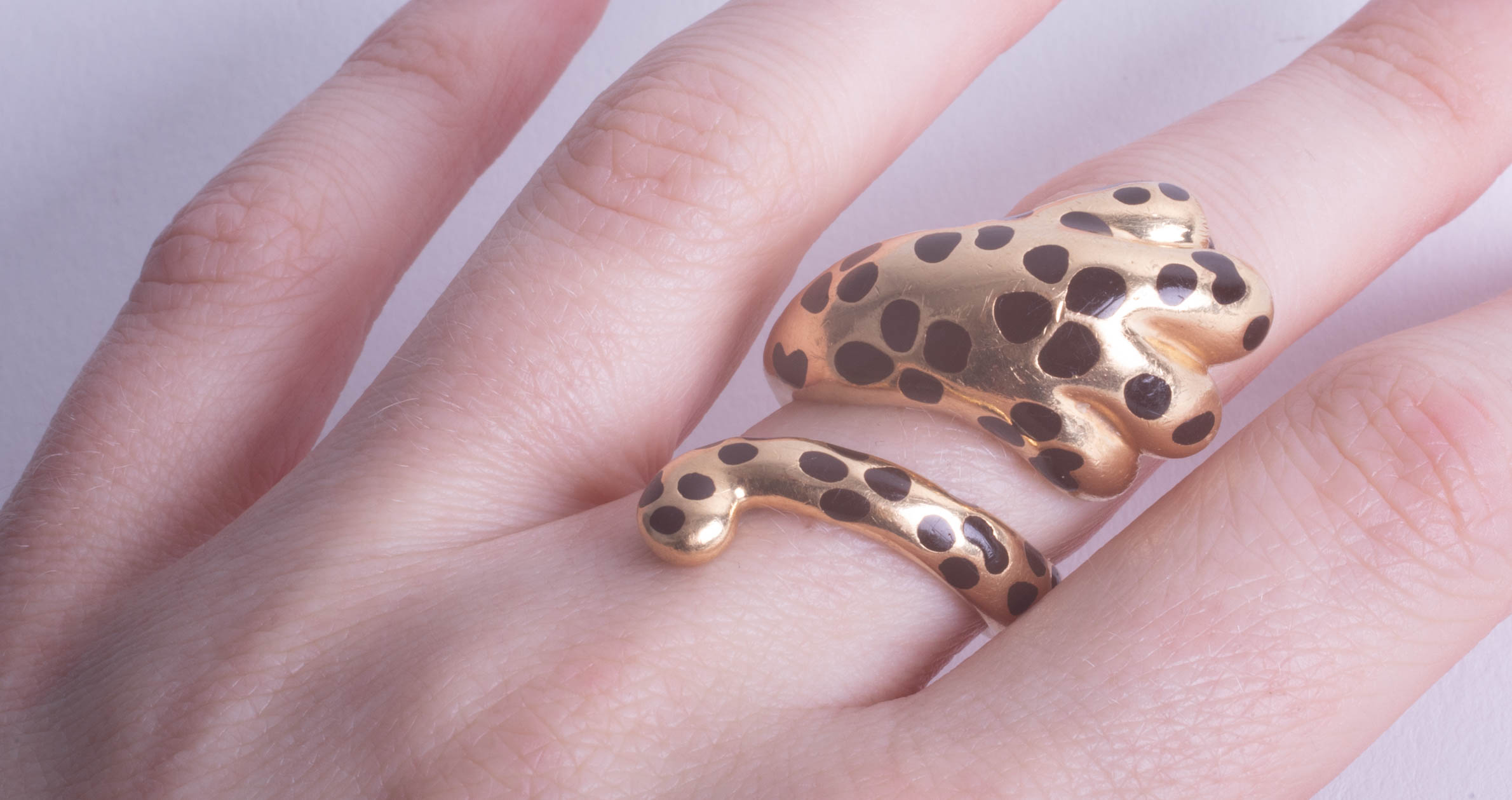 An unusual French 18ct enamel Dior Mitza leopard's claw ring signed '84diorb7803'. - Image 2 of 3