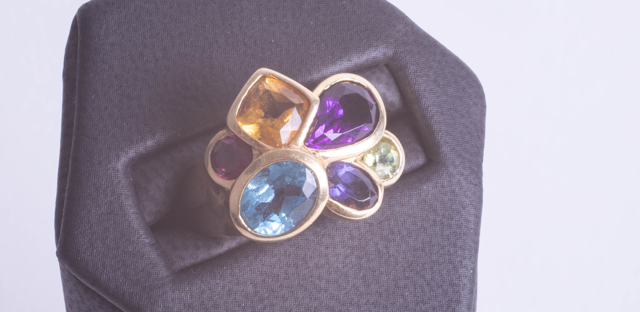 An 18ct multi stone dress ring, size M. - Image 2 of 2