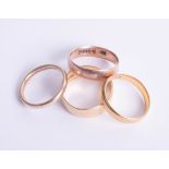 Four wedding bands, two 9ct approx 3.90g, one 22ct approx 3.90g and one 18ct approx 4.50g (4).