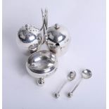 A silver condiment set with two spoons, approx 7.12oz.