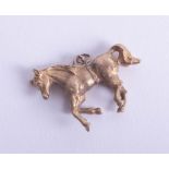 A 9ct gold horse pendant, 8.40g.
