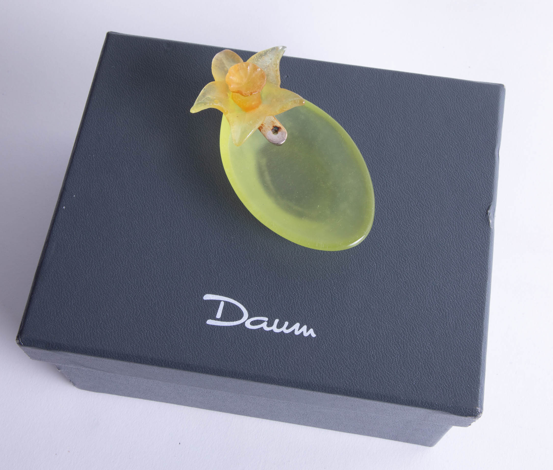 Daum, a boxed glass flower scent dish. - Image 2 of 2