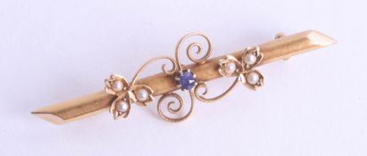 Antique 15ct sapphire and diamond brooch, approx 2.7g.