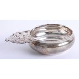 Geo V silver porringer with inscription dated 1930, approx. 7.65oz, diameter 11cm.