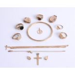 A collection of various 9ct gold jewellery, including rings, bangle, pendants etc. approx. 33.1g (12
