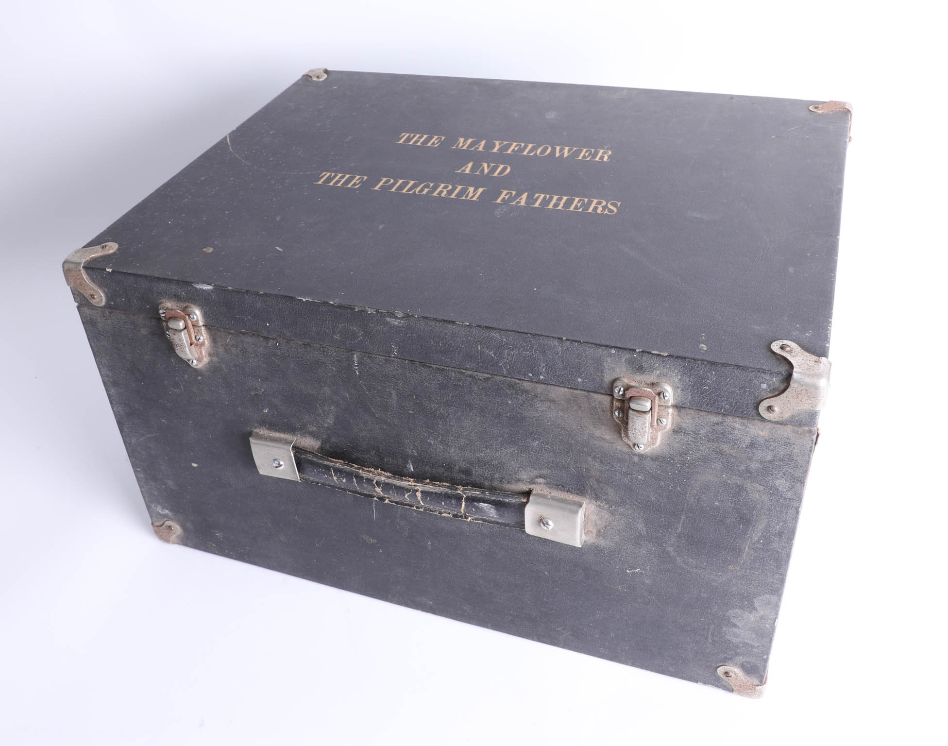 A storage box, 'The Mayflower and the Pilgrim Fathers', 24cm x 43cm. - Image 3 of 3