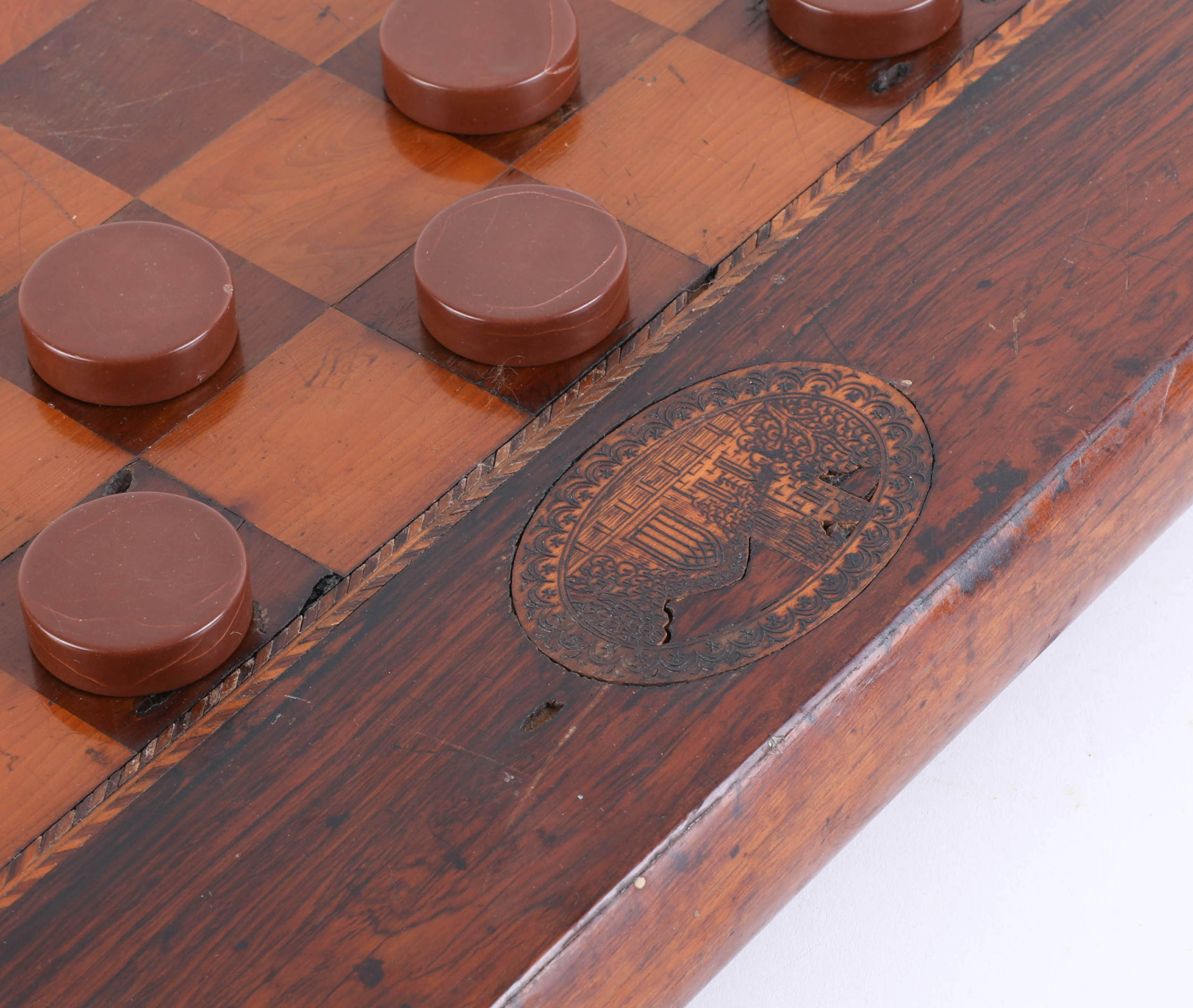 An antique, possibly Irish Killarney ware yew and other woods folding chess/backgammon board, inlaid - Image 3 of 12