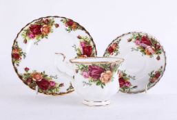 Royal Albert, Old Country Roses tea service, 56 pieces, detailed list available.