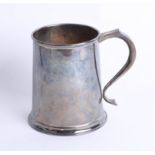 Silver pint tankard with plain body and scroll handle, London, Maker: A.C. & Co, height 12.1cm,