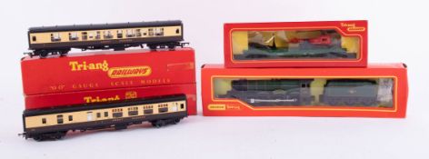 Triang Hornby OO Gauge Hall Class Loco and Tender, Albert Hall, boxed together with two Triang