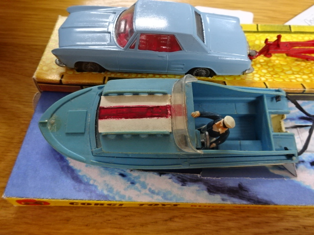 Corgi Toys, Dolphin Cruiser on Trailer 104, Gift Set no. 31, boxed (2). - Image 2 of 12