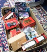 Britains Land Rover (blue) and a mixed collection of diecast models, boxed (17).