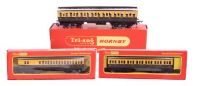 Four OO gauge Triang composite coaches boxed (4)