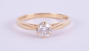 An 18ct yellow gold solitaire ring approx. 0.45ct, ring size K.