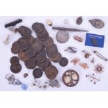 A pair of 9ct gold torpedo cufflinks, an assortment of various other items, including