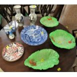 SMALL SELECTION OF DECORATIVE CHINA INCLUDING THREE CARLTON WARE LEAF DISHES, COPELAND SPODE BLUE