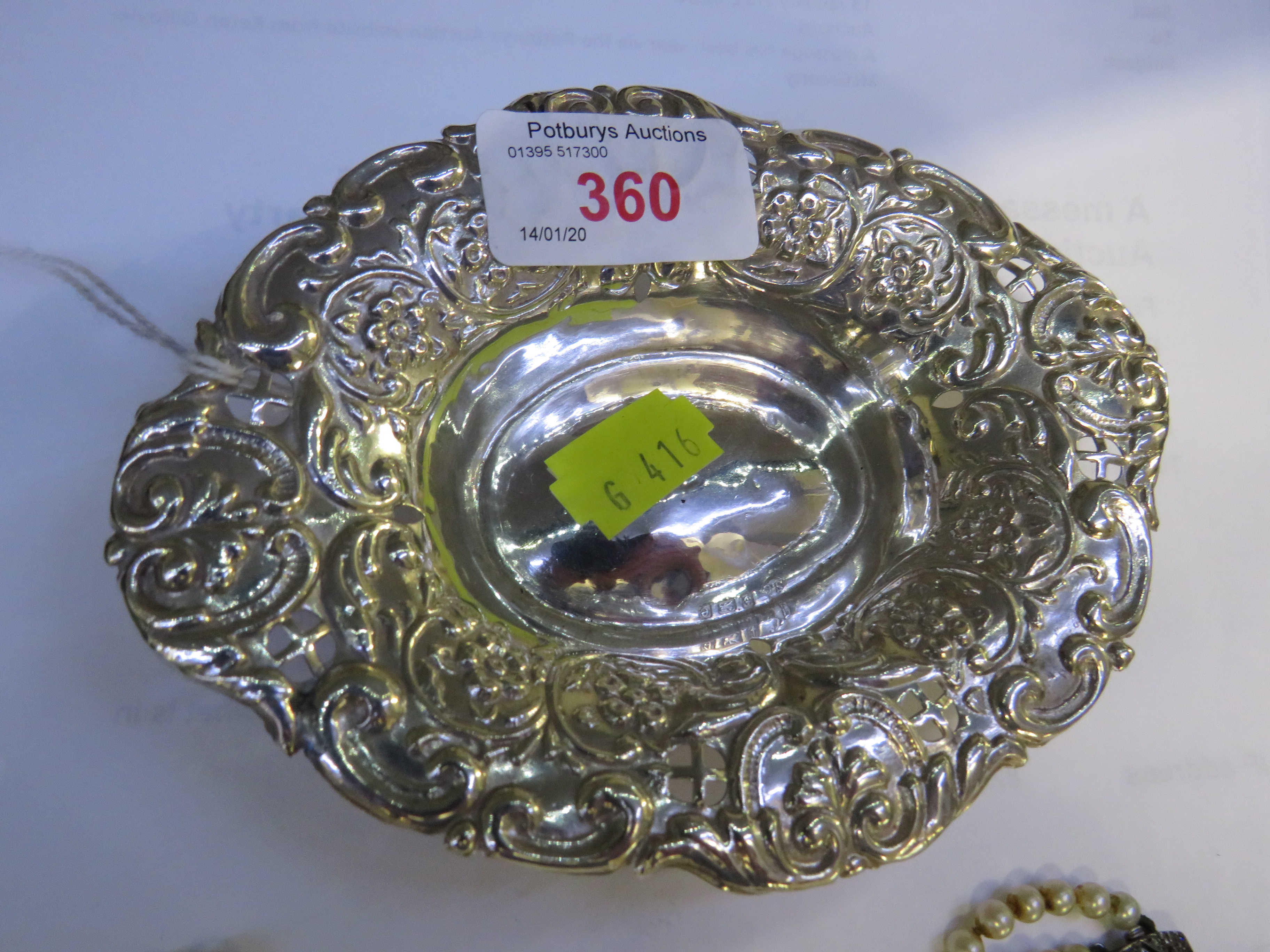 SILVER BONBON DISH, BIRMINGHAM, 1.1 OZT, TOGETHER WITH SIMULATED PEARL NECKLACE WITH CLASP STAMPED - Image 2 of 2