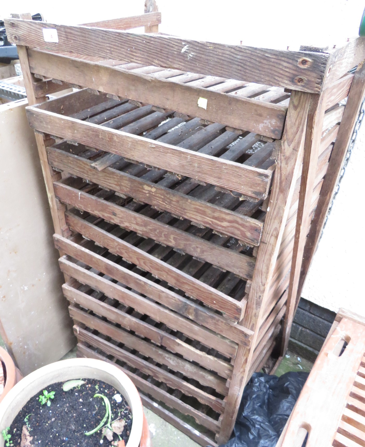 VINTAGE WOODEN APPLE DRYING RACK WITH TEN DRAWERS (A/F)