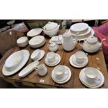 WEDGWOOD 'GOLD CHELSEA' DINNER AND TEA WARE INCLUDING TEAPOT, LIDDED TUREEN, DINNER PLATES, ETC