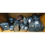 ASSORTED MODERN AND VINTAGE FILM CAMERAS, DIGITAL CAMERAS AND CASES, ETC (ONE SHELF)