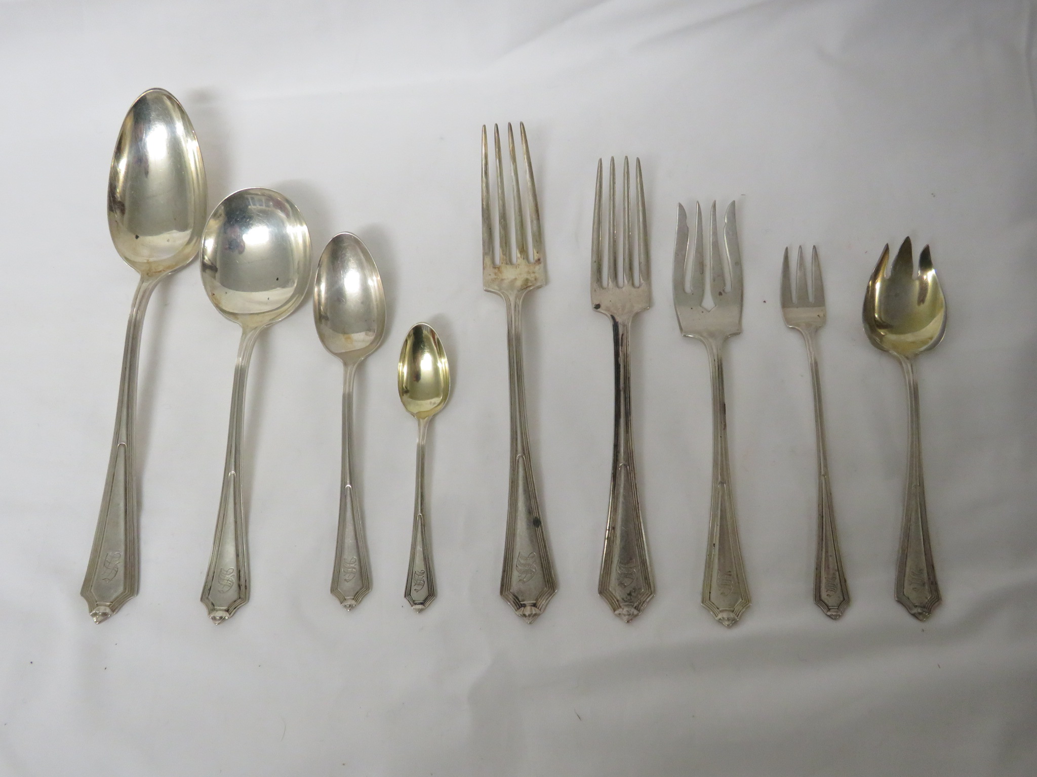 An American sterling silver part canteen of cutlery by Gorham, Plymouth pattern Pat 1911, - Image 3 of 4