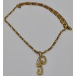 9 carat gold figaro chain necklace, length 51cm, 7.5g, with a 9 carat gold initial pendant 'P',
