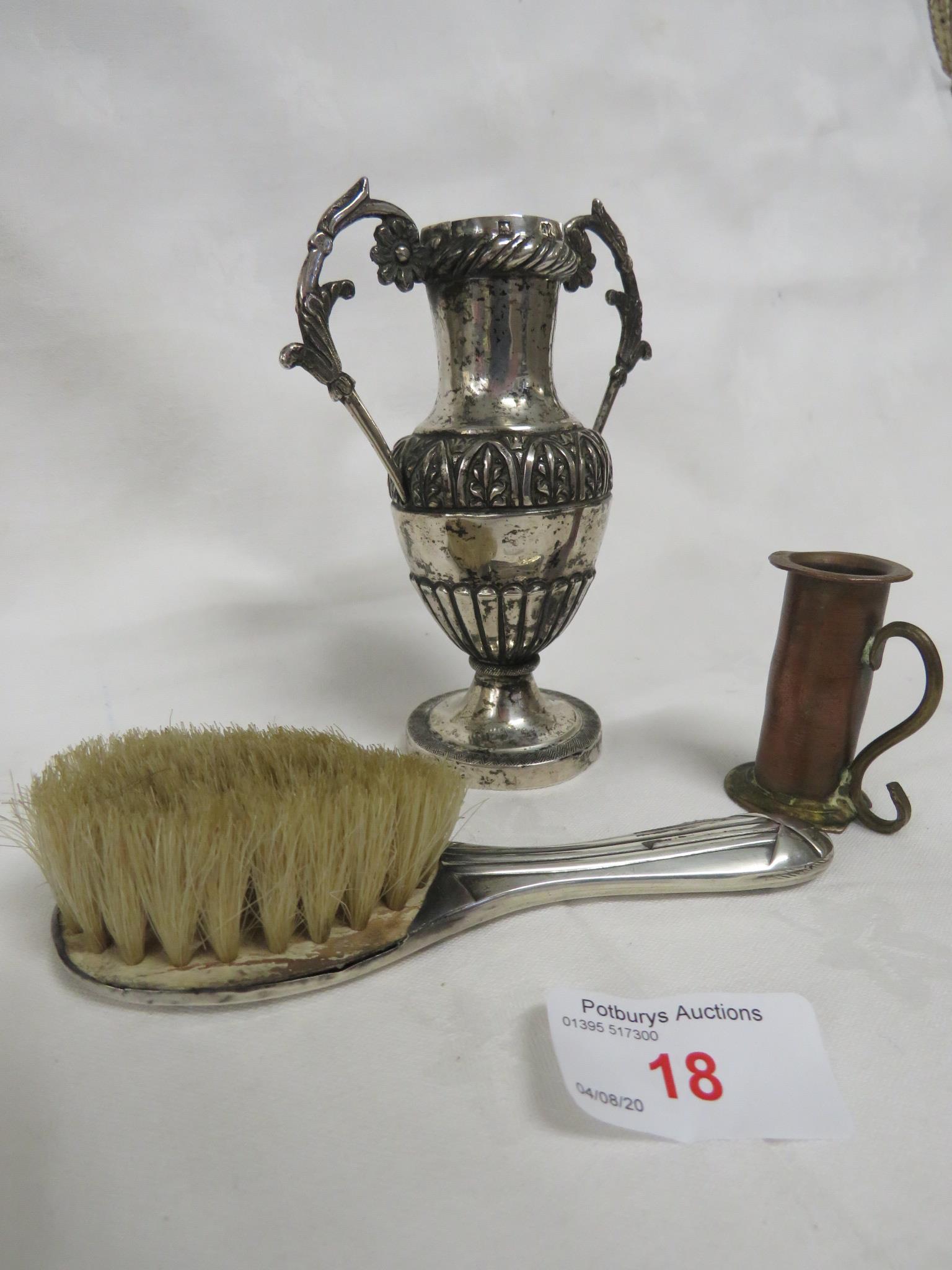 A WHITE METAL TWO-HANDLED VASE WITH STAMPED MARKS (HEIGHT 12CM), A SMALL CLOTHES BRUSH WITH WHITE - Image 2 of 3