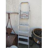 ALUMINUM FIVE-TREAD FOLDING LADDER