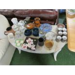 SELECTION OF DECORATIVE CHINA AND POTTERY ITEMS, INCLUDING TEA WARE, TILES AND MUGS