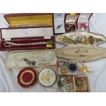 TRAY OF MIXED COSTUME JEWELLERY, CUFFLINKS, POWDER COMPACTS AND OTHER SMALL ITEMS