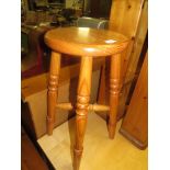 HONEY PINE STOOL