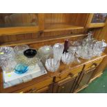 ASSORTMENT OF GLASSWARE INCLUDING VASES, BOWLS AND JUGS