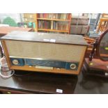 VINTAGE MURPHY WOODEN CASED RADIO SERIAL NO 50177 (NEEDS SERVICING)