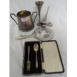 CASED BIRMINGHAM SILVER TEASPOON AND FORK, SILVER CLAD HAND MIRROR AND TWO STEM VASES (A/F) TOGETHER