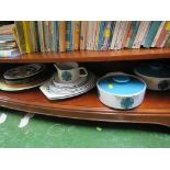 SMALL QUANTITY OF J&G MEAKIN STUDIO DINING CHINA, MIDWINTER STYLECRAFT CAKE STAND AND OTHER ITEMS (