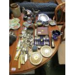 MIXED METALWARE INCLUDING SILVER PLATED CUTLERY, TEA WARE, MUSICAL FIGURE OF KNIGHT, PEWTER WARE AND